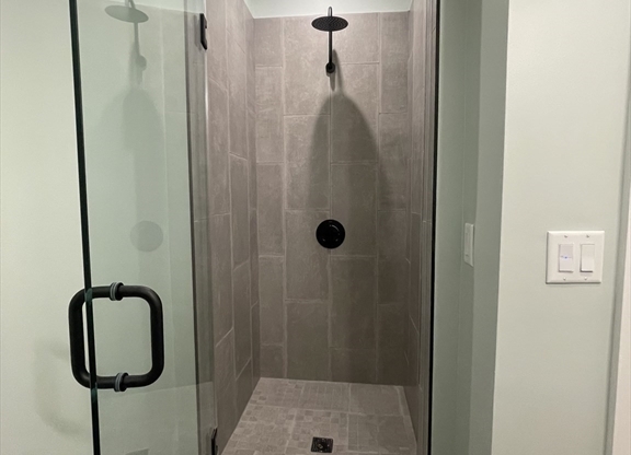 2 beds, 2 baths, 918 sqft, $3,595, Unit 220