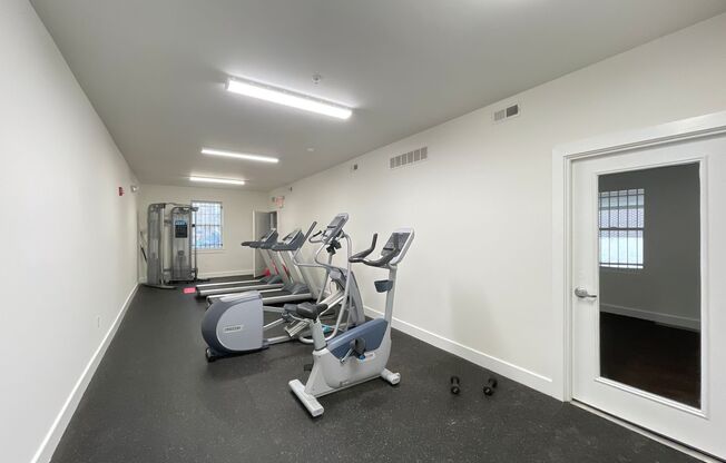 3 beds, 3 baths, 823 sqft, $1,895, Unit Unit 24