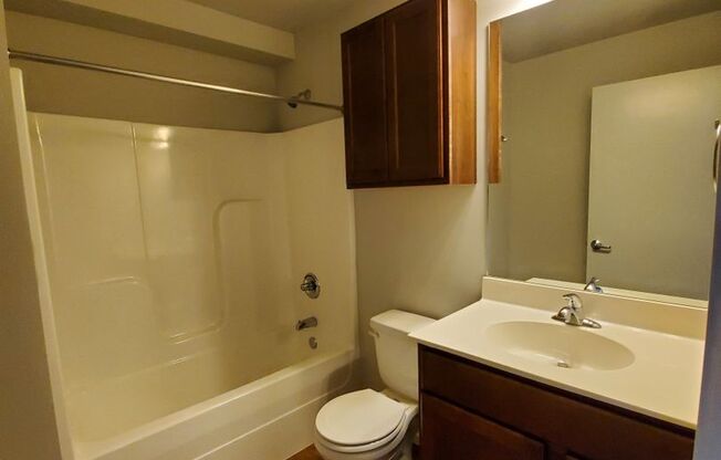 3 beds, 3 baths, 1,122 sqft, $1,890, Unit 304