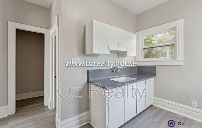 1303 WESTERN AVE