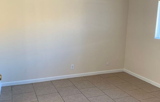 1 bed, 1 bath, 620 sqft, $1,350, Unit 3200 E