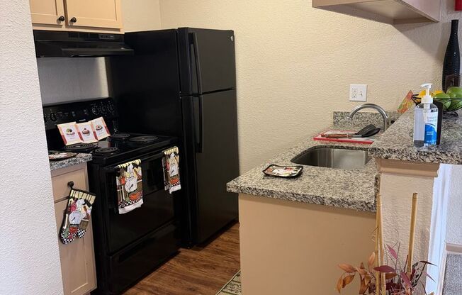 1 bed, 1 bath, 612 sqft, $895, Unit 906