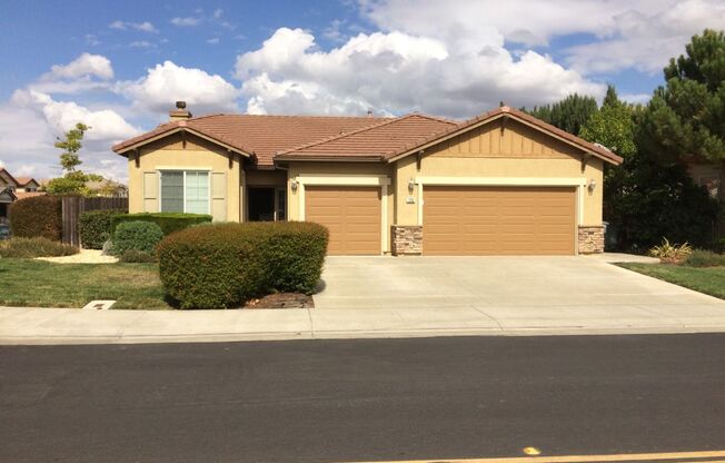 135 Rennert Way (Dixon CA)-For Rent