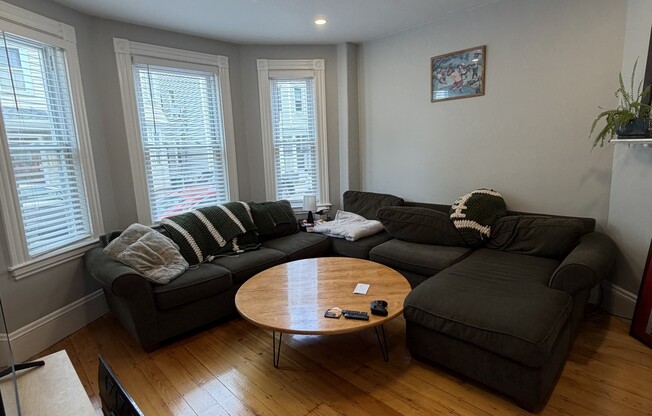 24 HOWELL ST