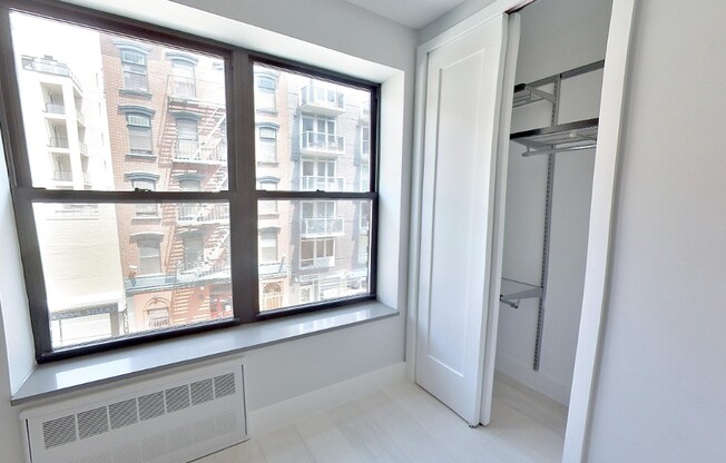 4 beds, 2 baths, $8,995, Unit 3G