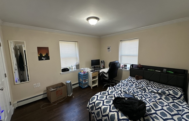 3 beds, 1.5 baths, 1,100 sqft, $3,350, Unit A