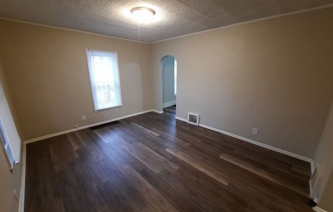 3 beds, 1 bath, $1,225