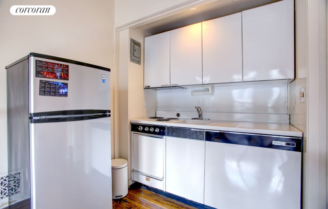 47 W 84 ST