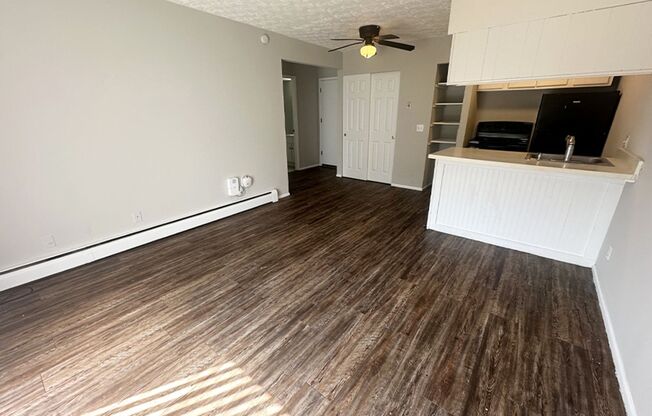 1 bed, 1 bath, 560 sqft, $825, Unit 611-19