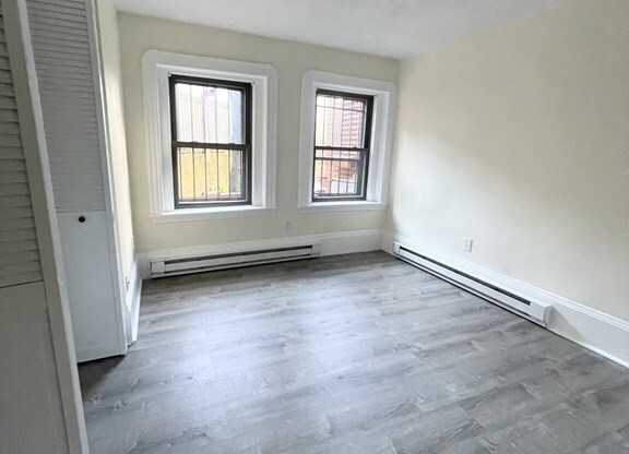 Studio, 1 bath, 325 sqft, $2,050, Unit 2