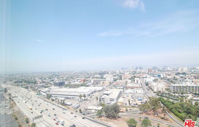 2 beds, 2.5 baths, 1,720 sqft, $5,500, Unit 2406