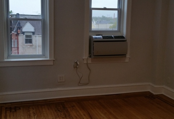 Studio, 1 bath, 290 sqft, $975, Unit 4K