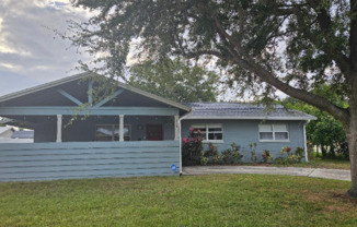 415 LOCHMOND DR