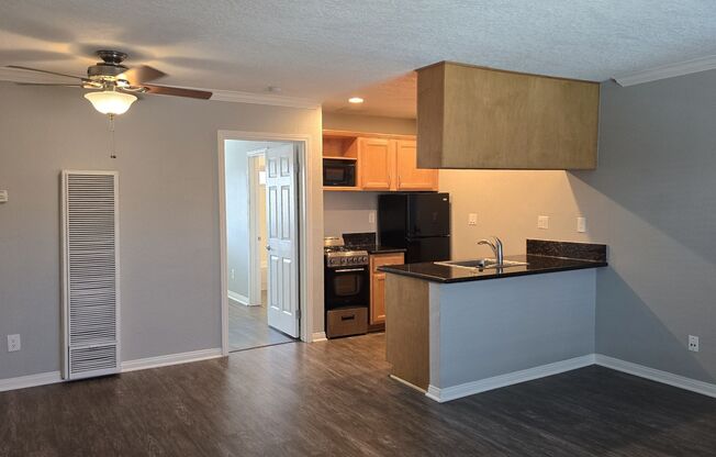 1 bed, 1 bath, 516 sqft, $2,145, Unit 0355