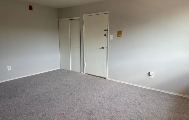 1 bed, 1 bath, 578 sqft, $1,340, Unit C09