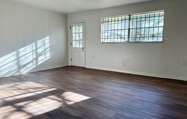 Charming 3 Bedroom 2 Bath House located in South Baton Rouge!!!