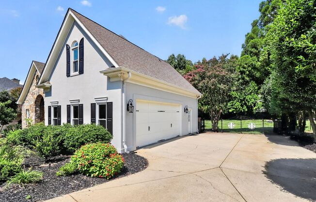 4 beds, 3.5 baths, $6,300