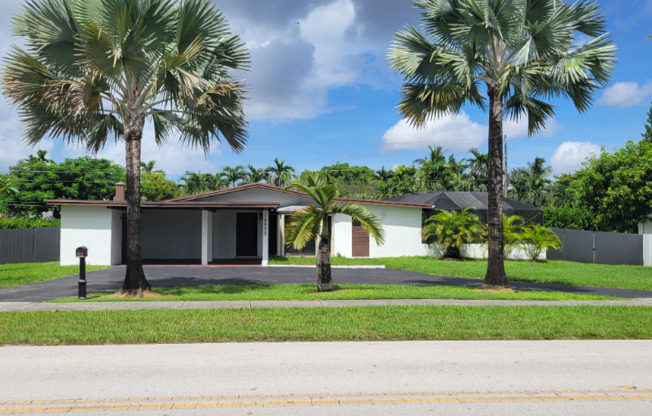 10605 SW 112 ST