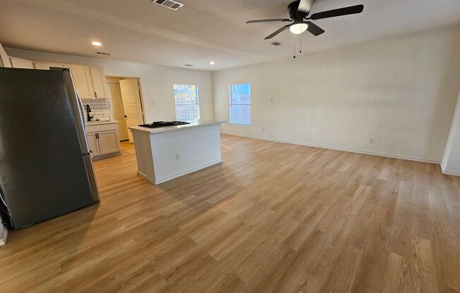 Recently renovated!! Cute 2 bed room in the heart of Dallas! Don't miss out.