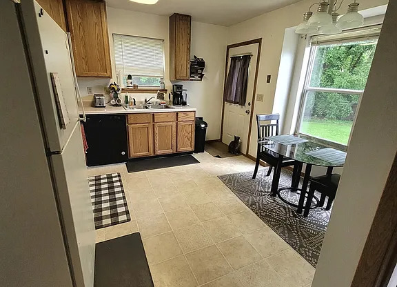 243 RIVERA DR