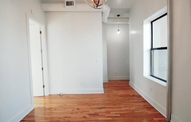 1 bed, 1 bath, $2,800, Unit 19