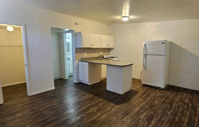 Studio, 1 bath, 320 sqft, $995, Unit 2