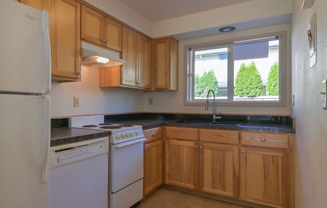 2 beds, 1 bath, $1,550, Unit 2