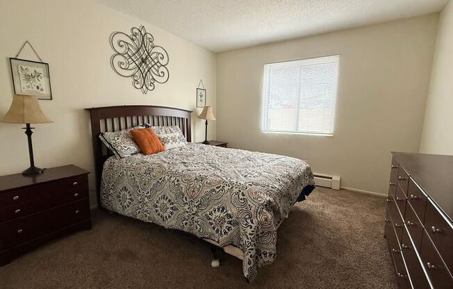 2 beds, 1 bath, 880 sqft, $795