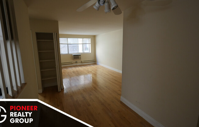 660 W Wrightwood Ave