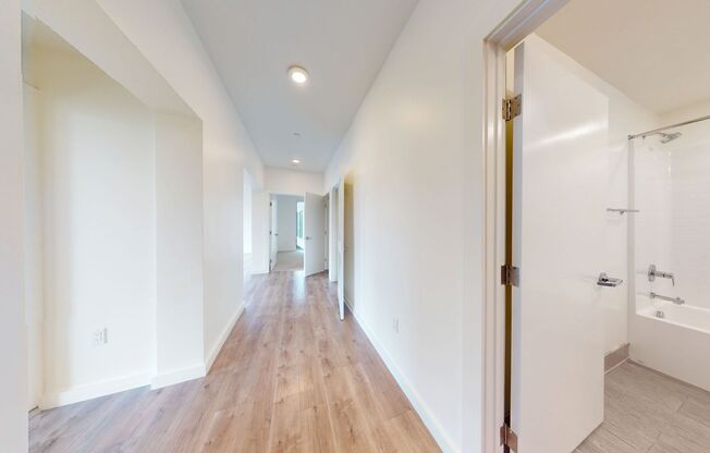 2 beds, 2 baths, 980 sqft, $2,845, Unit 202