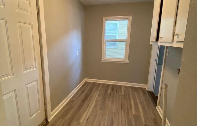 3 beds, 1 bath, $985