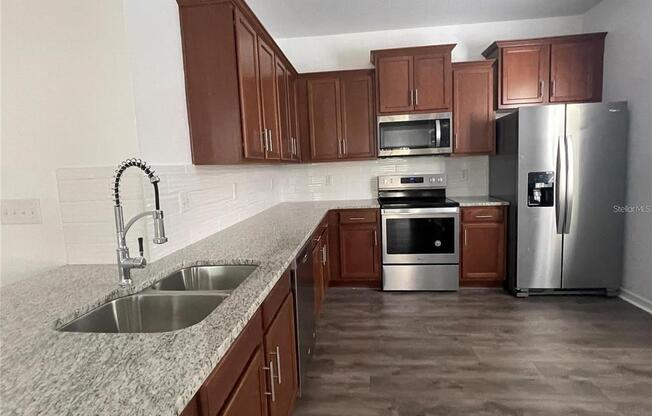 3408 SENECA CLUB LOOP
