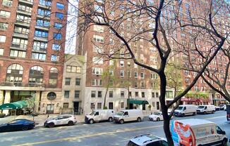 345 E 72 ST