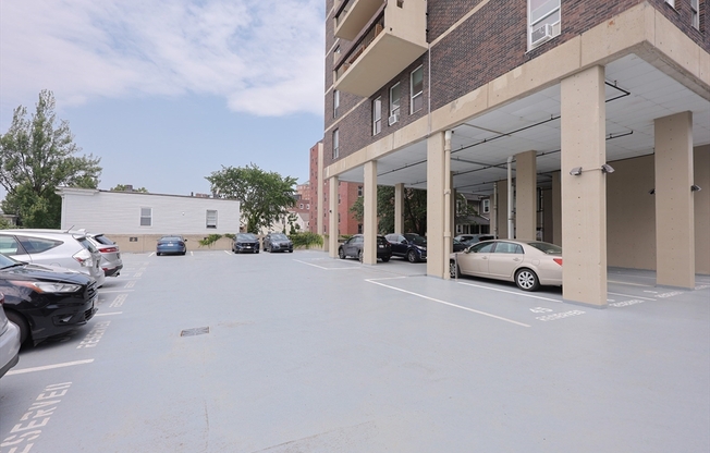 2 beds, 2 baths, 1,000 sqft, $3,950, Unit 401