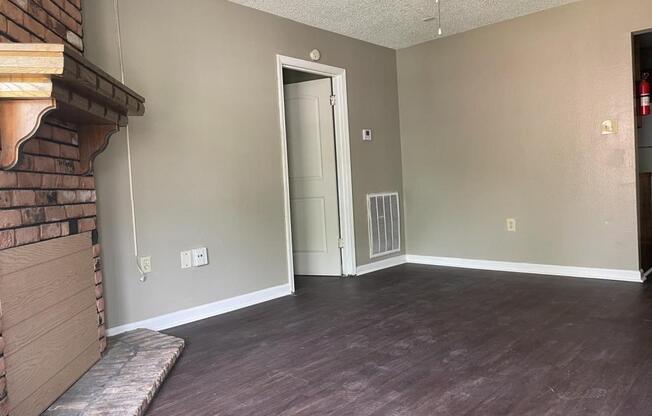 2 beds, 2 baths, 900 sqft, $850
