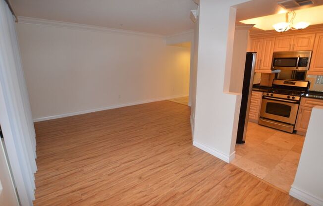 Meridian-Unfurnished 1Bdr/1Bath Luxury Condo. (Freshly Painted)