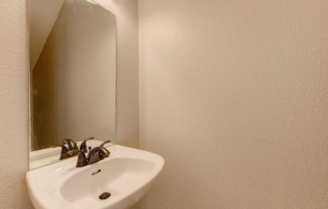 2BED/ 1.5BATH