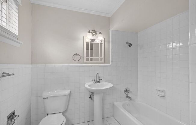 3 beds, 1 bath, 1,172 sqft, $1,450, Unit #12