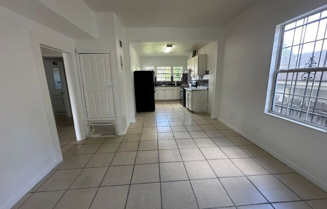 6 beds, 2 baths, $2,100