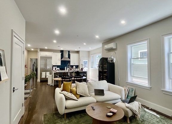 555 E 5 ST PATH