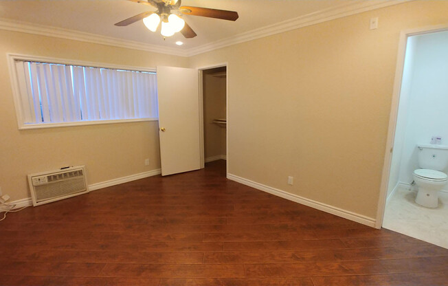 2 beds, 2 baths, 910 sqft, $2,895, Unit 406