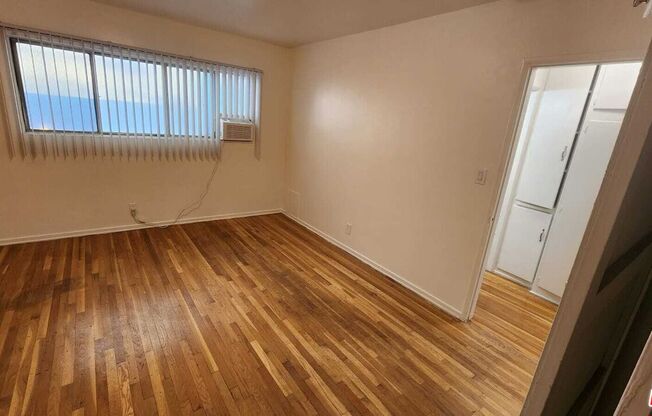 1 bed, 1 bath, 1,000 sqft, $2,295, Unit 6