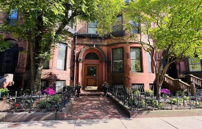 280 Commonwealth Ave.