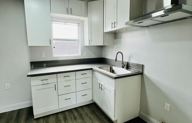 1 bed, 1 bath, $1,900, Unit 18