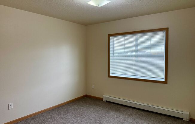 3 beds, 2 baths, 1,207 sqft, $1,275