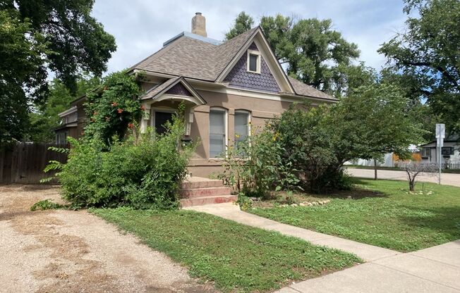 STUDENTS WELCOME! Classic Old Town Fort Collins 2 Bed 2 Bath Home Close to CSU