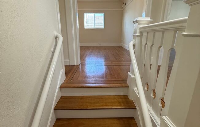 3 Bedroom/2 Bathroom Excelsior district charmer!