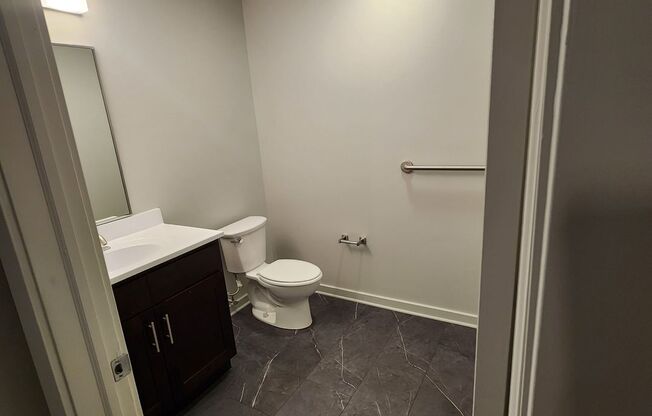 1 bed, 1.5 baths, 806 sqft, $1,350