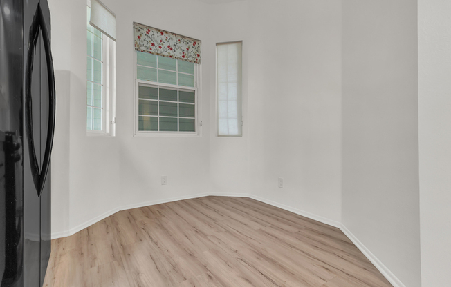 180 W LEMON AVE