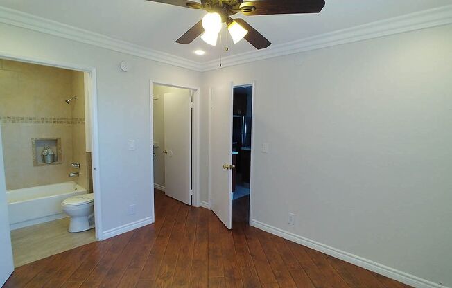 2 beds, 2 baths, 910 sqft, $2,650, Unit 205